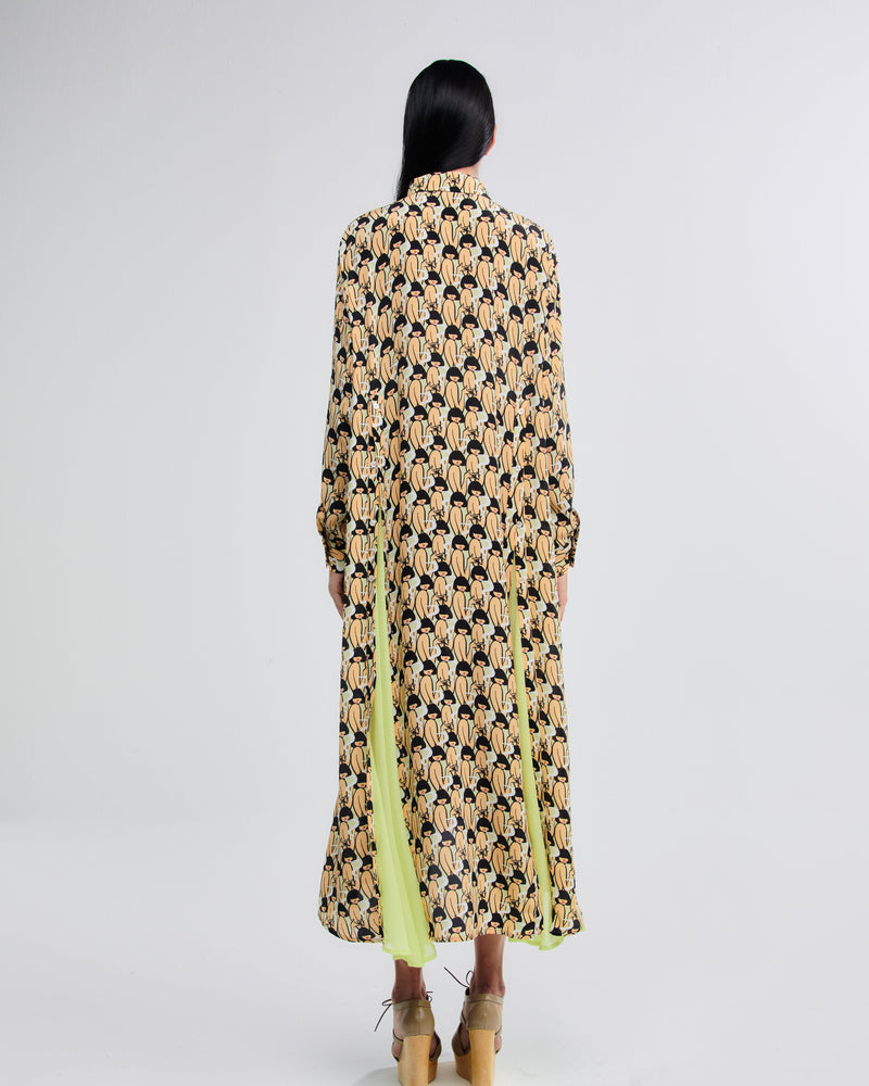 Chemise estampada em seda, com botões frontais e nesgas em verde neon.