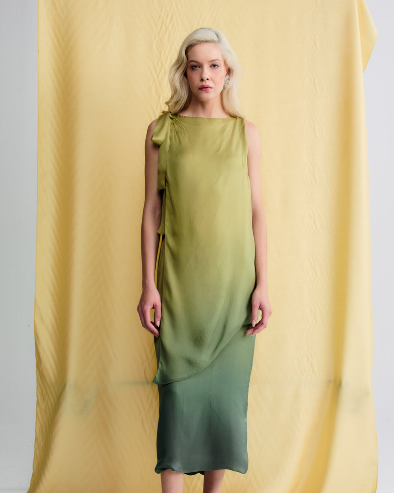 Vestido Jobert verde, comprimento midi, confeccionado em crepe Le Pop.