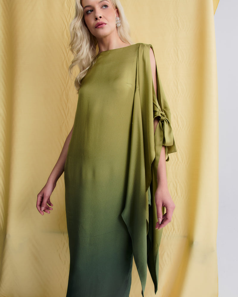 Vestido Jobert, modelagem minimalista e tom verde sofisticado.